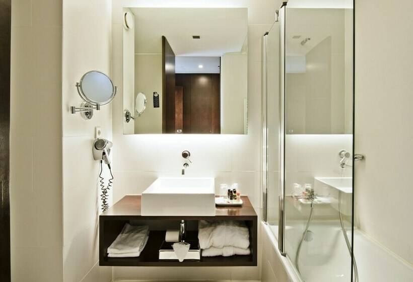 스탠다드 룸, Golden Tulip Sao Joao Da Madeira