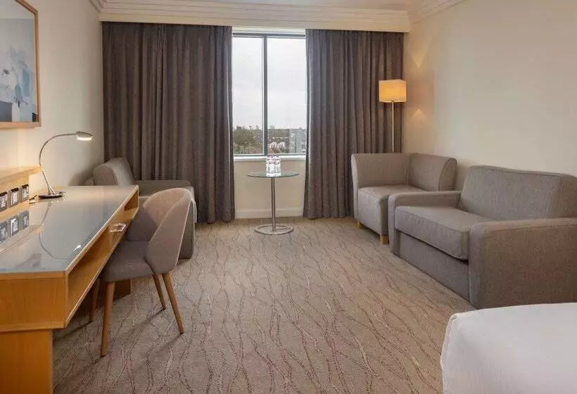 اتاق خانوادگی, Hilton Dublin Airport