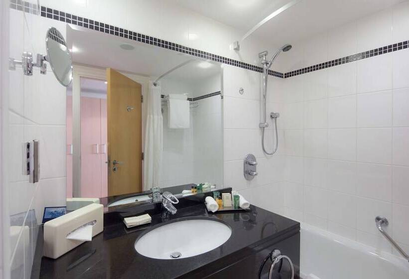 חדר משפחתי, Hilton Dublin Airport