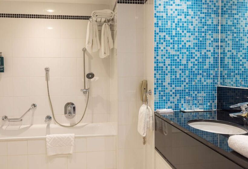 סוויטה, Hilton Dublin Airport