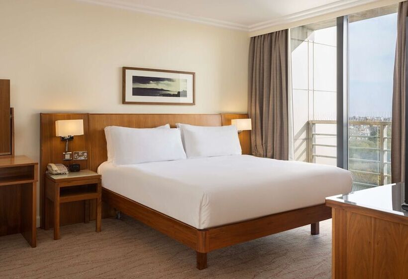 סוויטה, Hilton Dublin Airport