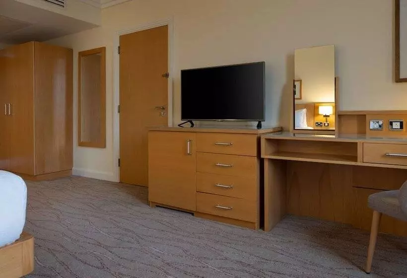اتاق خانوادگی, Hilton Dublin Airport