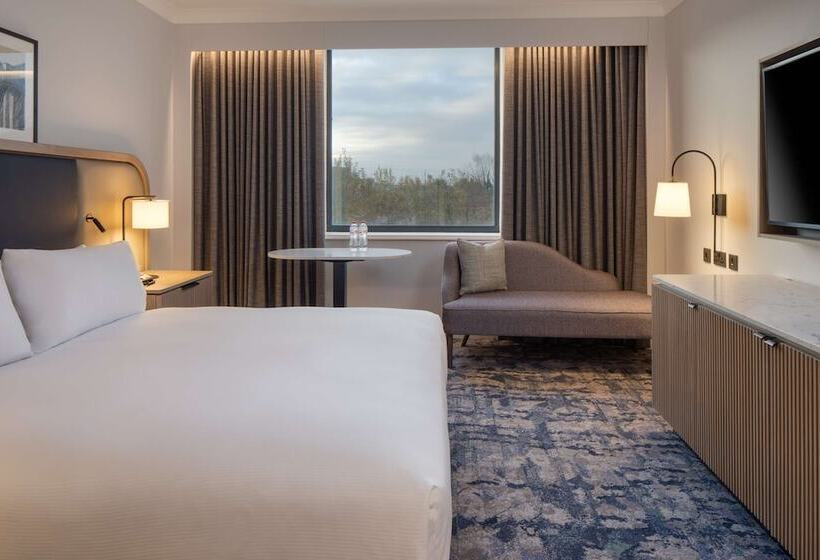 스탠다드 룸 킹사이즈 침대, Hilton Dublin Airport
