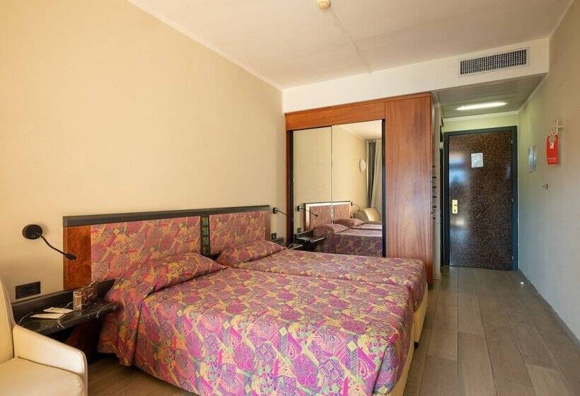 经济四人房间, Leonardo Da Vinci