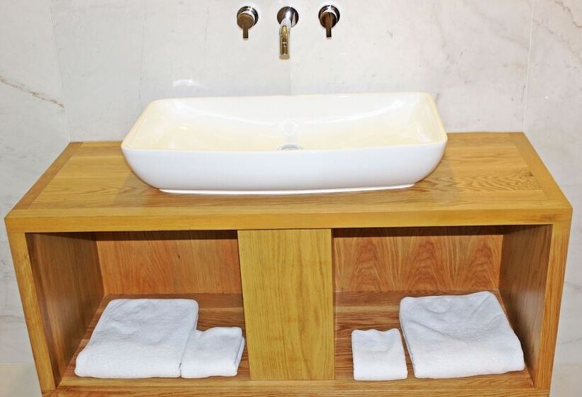 스위트, Liberty Hotel Saigon Greenview