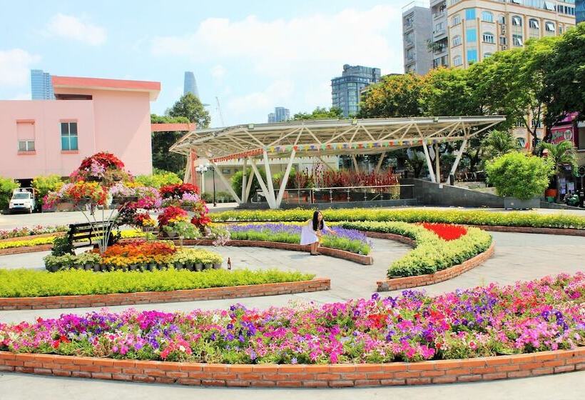سوییت, Liberty Hotel Saigon Greenview