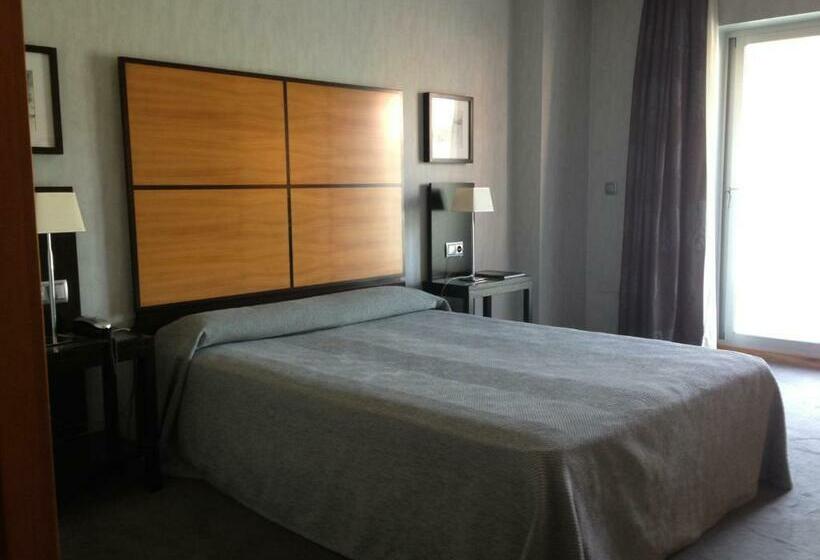 Camera Standard, Macia Real De La Alhambra