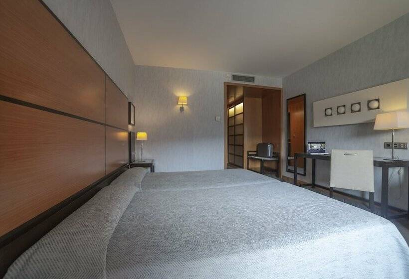 Camera Standard, Macia Real De La Alhambra