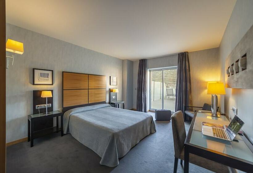 Camera Standard, Macia Real De La Alhambra