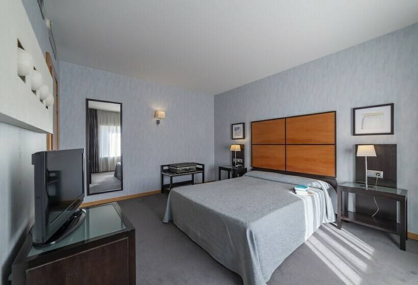 Camera Standard, Macia Real De La Alhambra