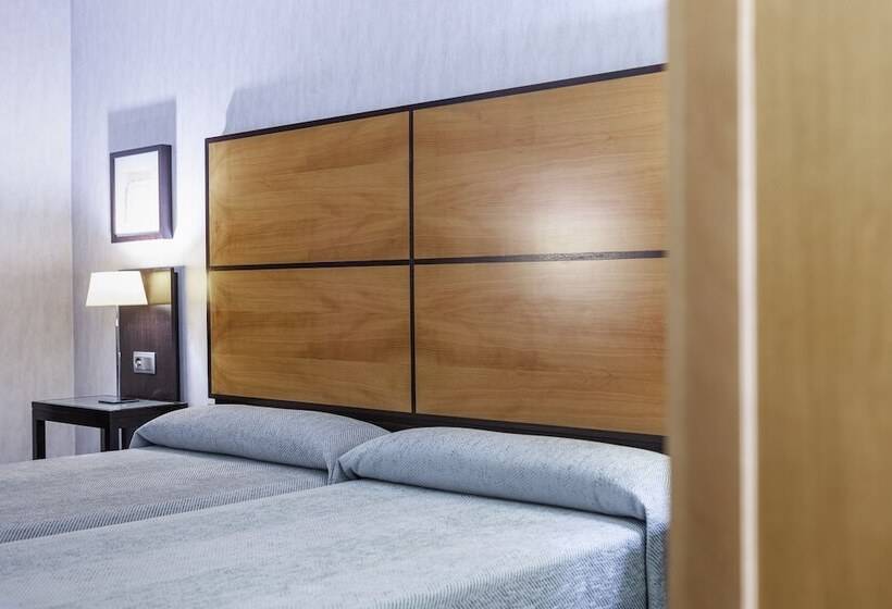 Camera Standard, Macia Real De La Alhambra