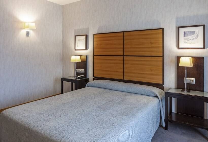 Camera Standard, Macia Real De La Alhambra