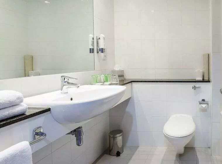 اتاق استاندارد با بالکن, Maldron Hotel Smithfield Dublin City