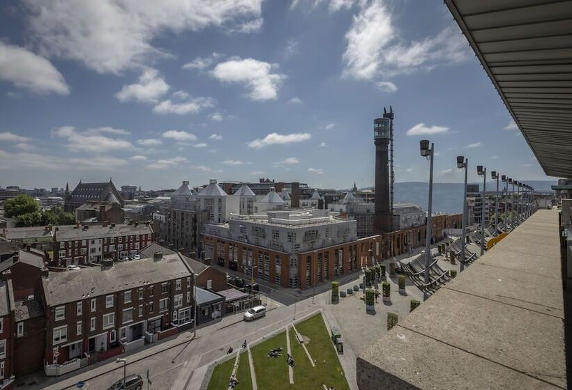 חדר סטנדרט לארבעה, Maldron Hotel Smithfield Dublin City