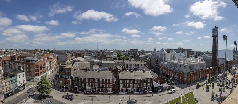 חדר סטנדרט לארבעה, Maldron Hotel Smithfield Dublin City