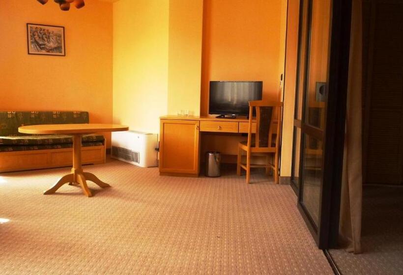 Люкс с Балконом, Orphey