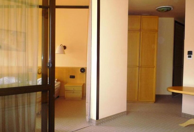 Люкс с Балконом, Orphey