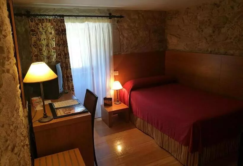 Economy Yhden Hengen Huone, Pazo De Lestrove By Pousadas De Compostela