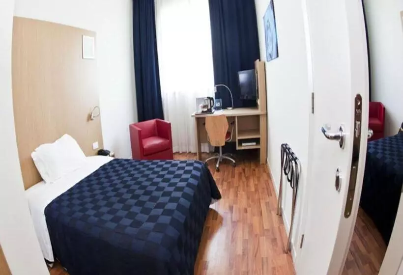 آپارتمان یک خوابه با دری مشترک که هال را جدا می کند., Mitico Hotel & Natural Spa