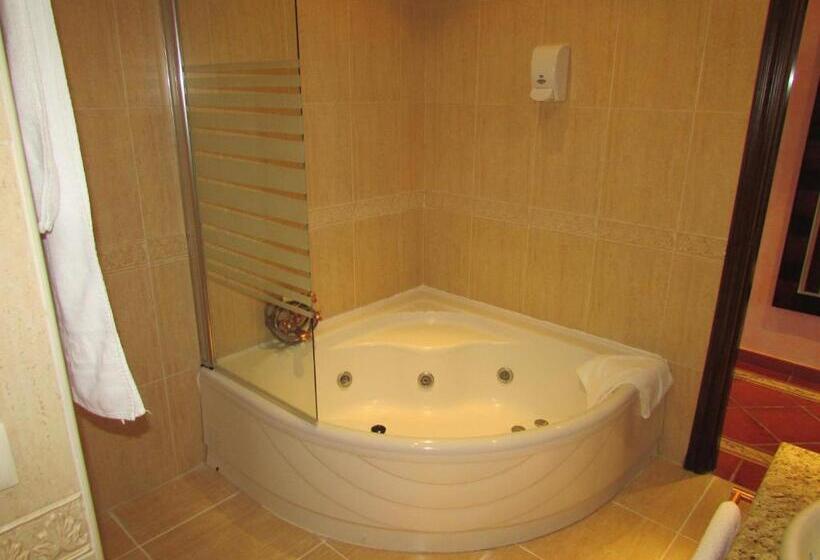 デラックスルーム, Real Castillo