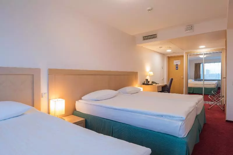 اتاق استاندارد سه نفره, Riga Islande Hotel With Free Parking