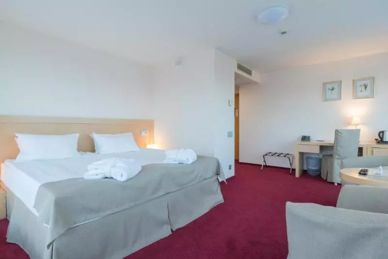 اتاق لوکس, Riga Islande Hotel With Free Parking