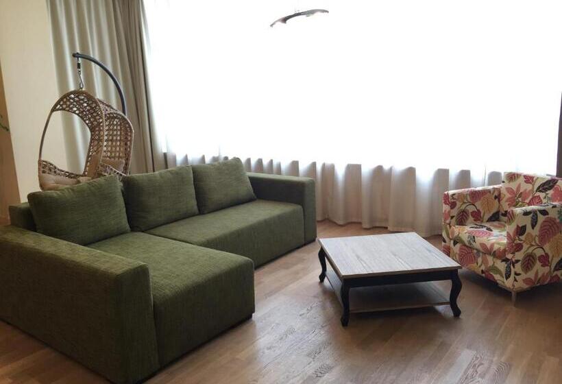 سوییت لوکس, Riga Islande Hotel With Free Parking