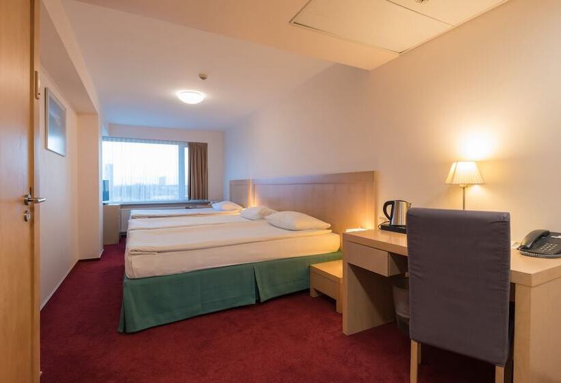 اتاق استاندارد سه نفره, Riga Islande Hotel With Free Parking