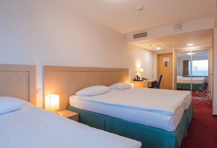 اتاق استاندارد سه نفره, Riga Islande Hotel With Free Parking