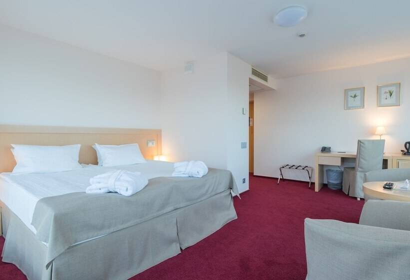 اتاق لوکس, Riga Islande Hotel With Free Parking