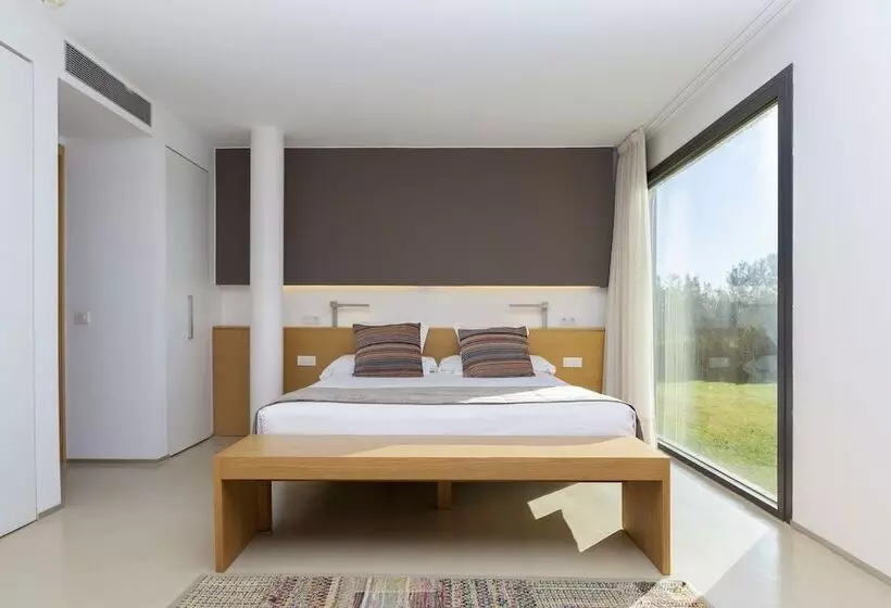سوییت جونیور, Urh   Hotel Molí Del Mig