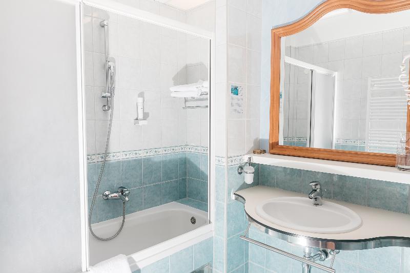 バルコニー付きスタンダードルーム, Spongiola