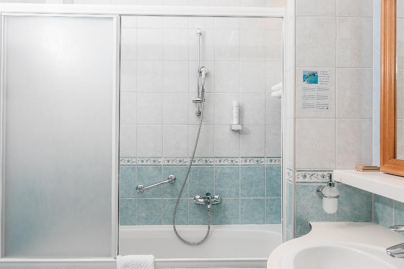 バルコニー付きスタンダードルーム, Spongiola