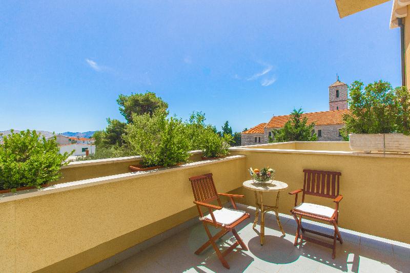 バルコニー付きスタンダードルーム, Spongiola