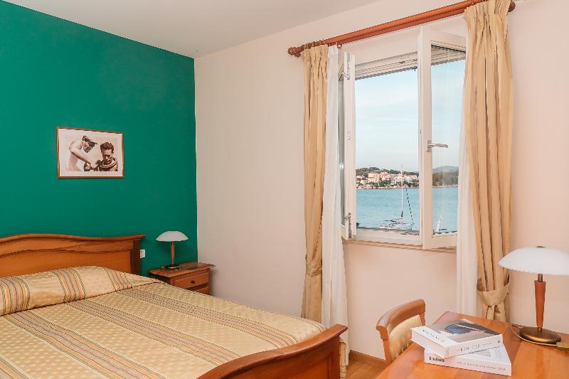 スイート, Spongiola