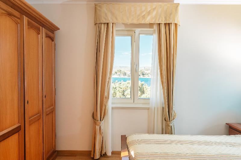 スイート, Spongiola