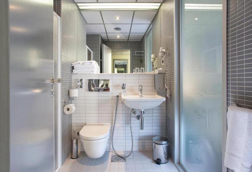 اتاق استاندارد یک نفره, Tallink Spa & Conference