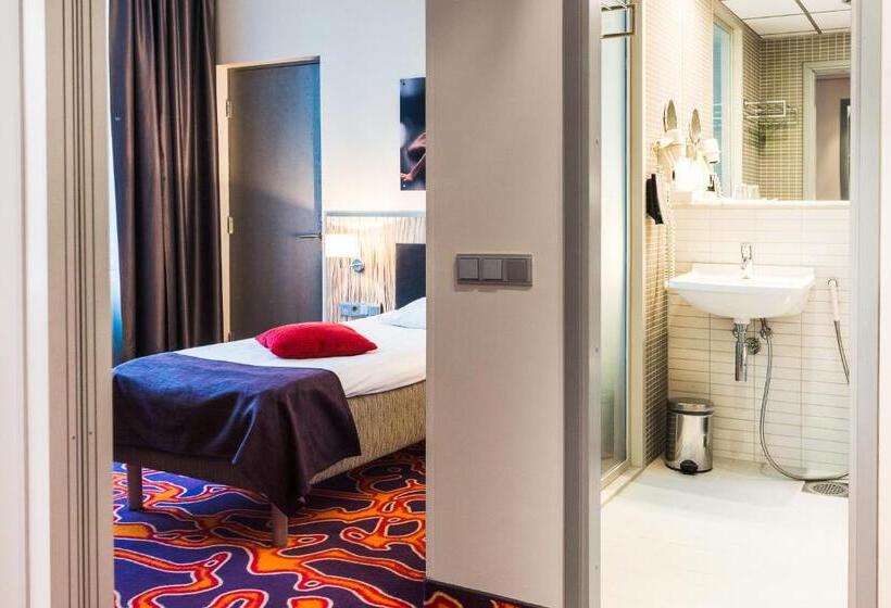 اتاق استاندارد یک نفره, Tallink Spa & Conference