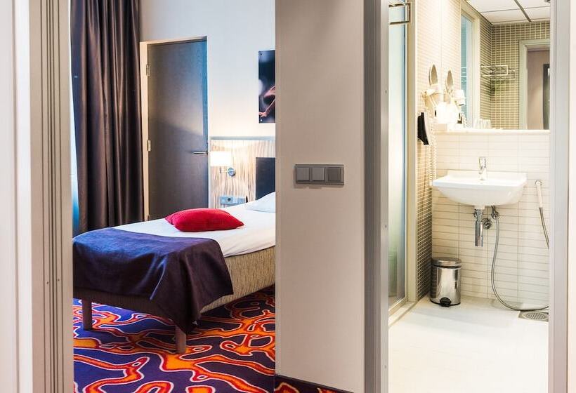 اتاق استاندارد یک نفره, Tallink Spa & Conference