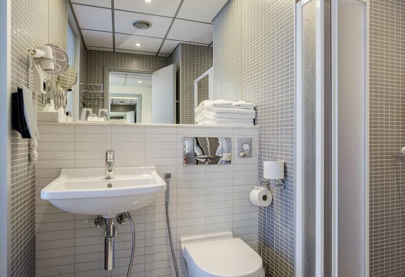 اتاق استاندارد یک نفره, Tallink Spa & Conference