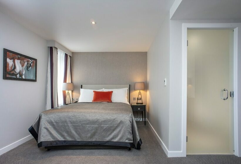 Номер Deluxe, Ten Hill Place