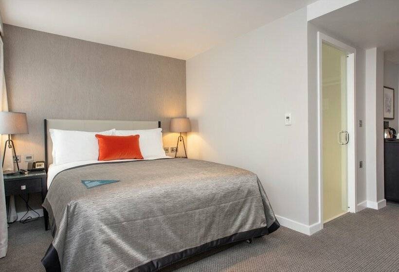 Номер Deluxe, Ten Hill Place