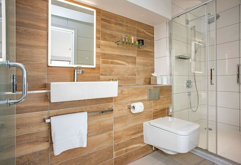 Номер Superior, Ten Hill Place
