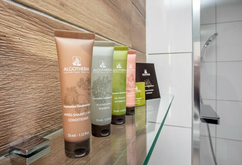 Номер Superior, Ten Hill Place