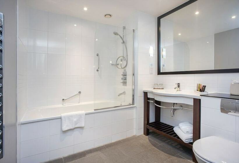 Номер Superior, Ten Hill Place