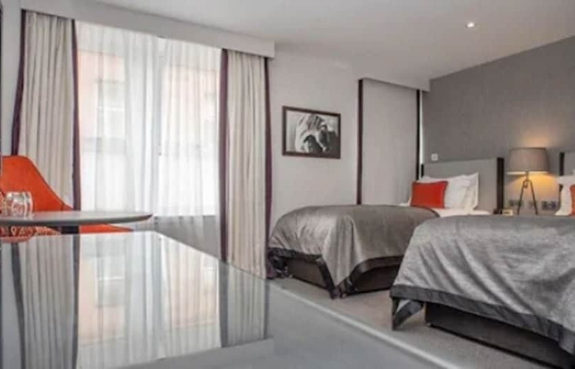 Классический Номер, Ten Hill Place