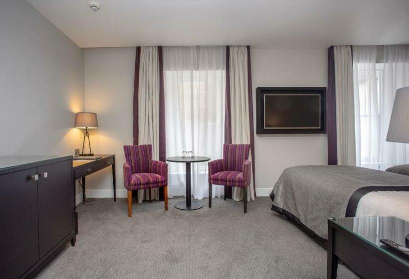 Номер Superior, Ten Hill Place