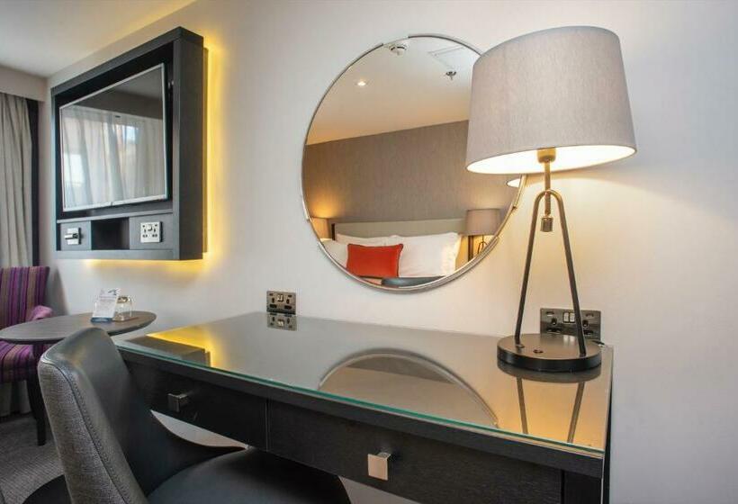 Классический Номер, Ten Hill Place