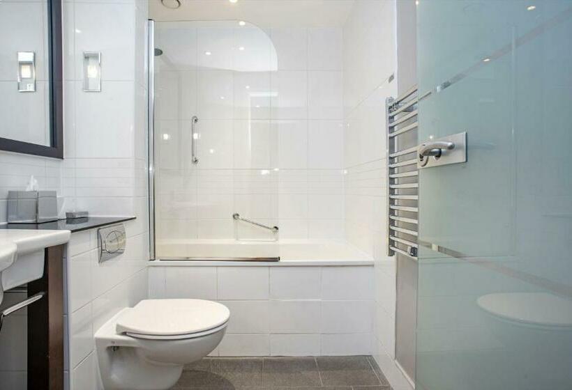 Классический Номер, Ten Hill Place