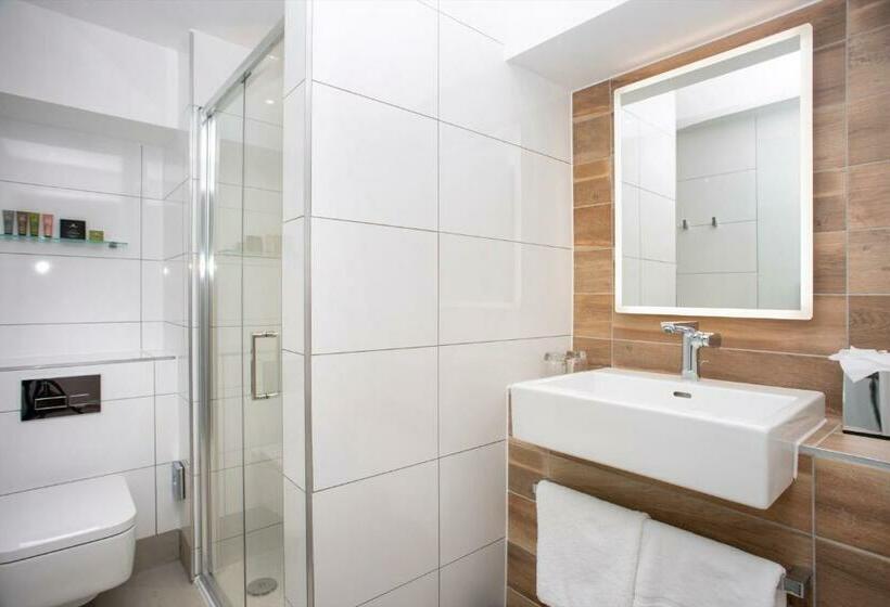 Номер Стандарт, Ten Hill Place